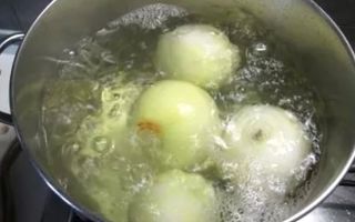 Защо вареният лук е полезен за човешкото тяло